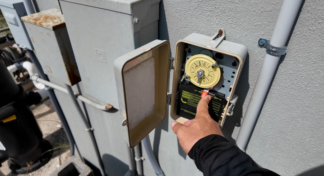 Pool Filter Cleaning & Replacement in Compton, CA